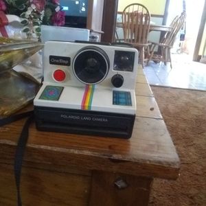 1975 Polaroid camera